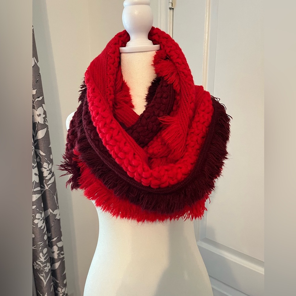 ♥️❤️ Chunky knit scarf. 🧣 gently used. ♥️❤️